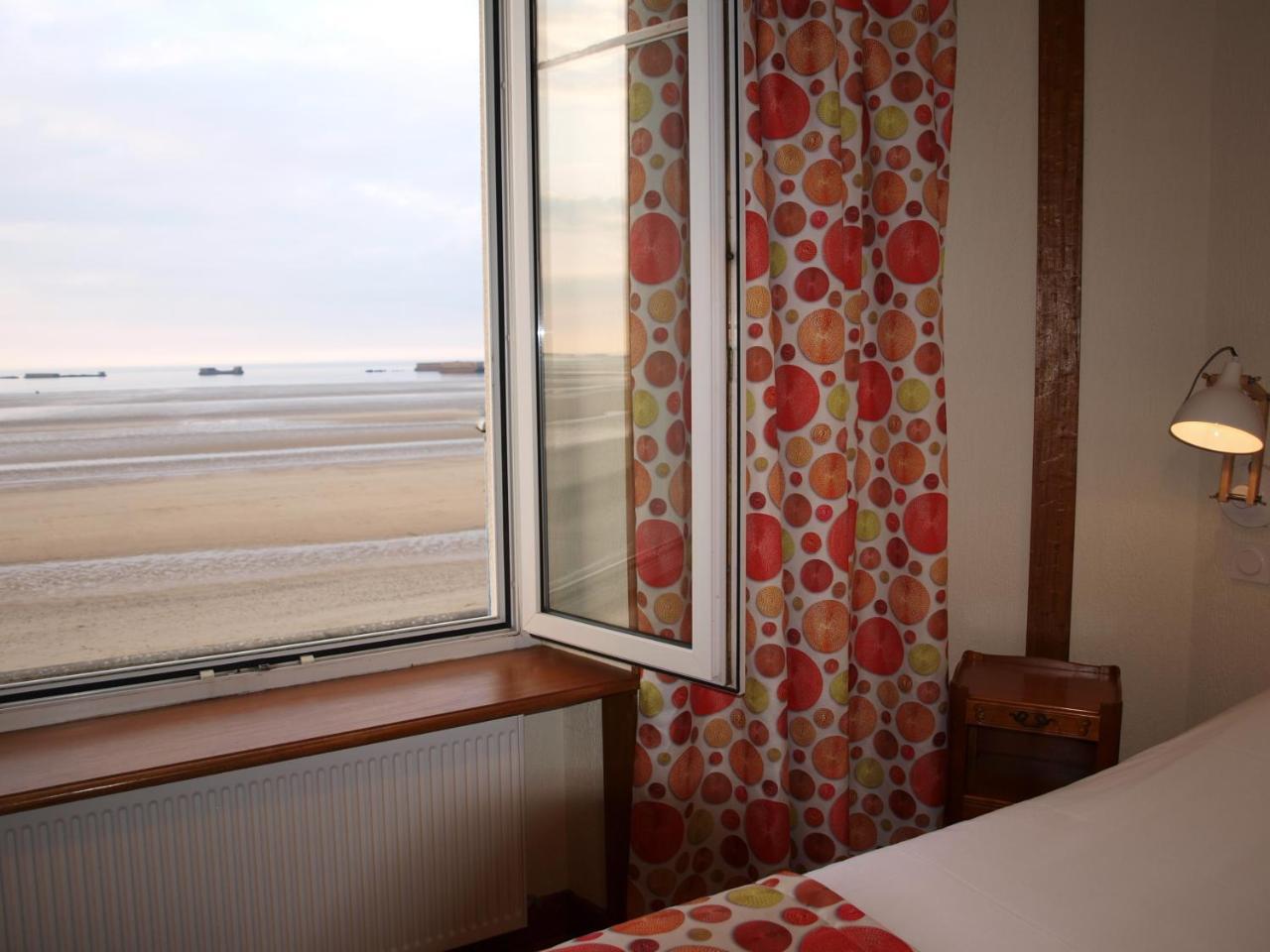 Gites En Normandie En Front De Mer A Asnelles , 3Km D'Arromanches, 10Km De Bayeux Экстерьер фото